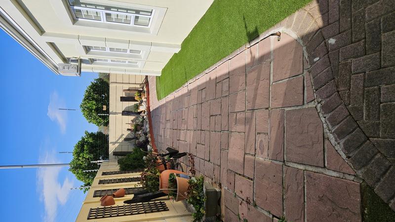 3 Bedroom Property for Sale in Sonstraal Heights Western Cape